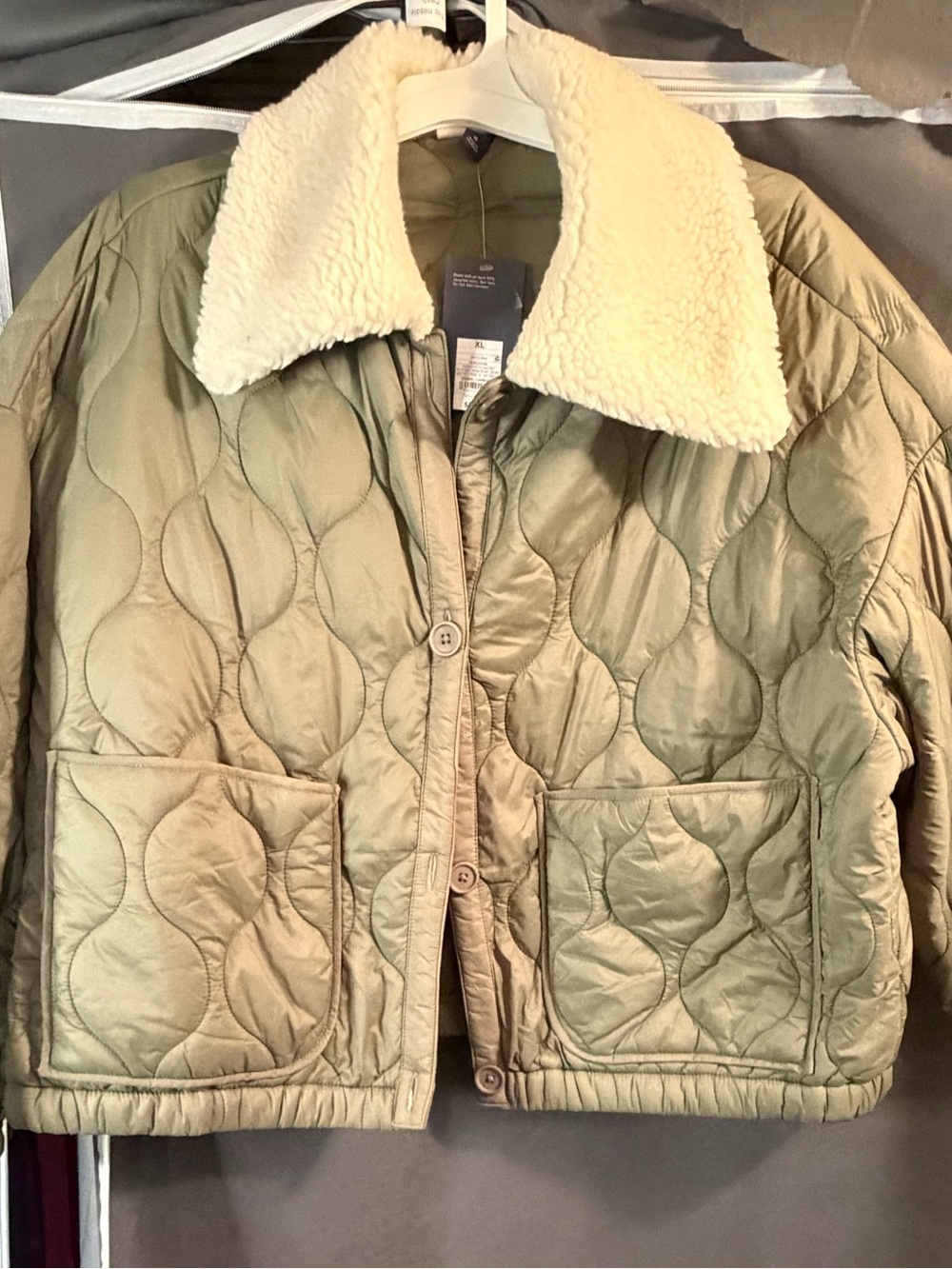 Universal Thread Olive Light Quilted Puffer Jacket with Cream Sherpa Collar